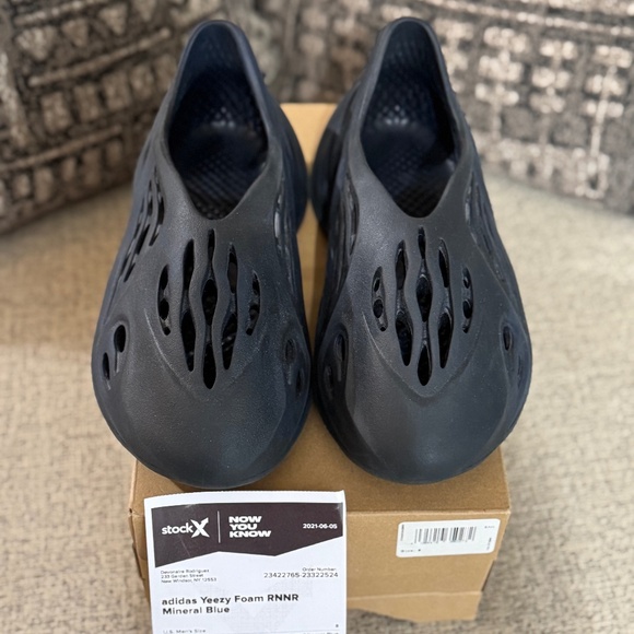 Yeezy Foam Runner Mineral Blue - Picture 1 of 7